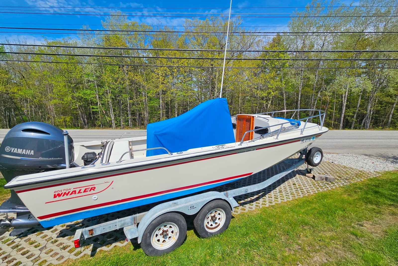 1990 Boston Whaler Outrage Cuddy
