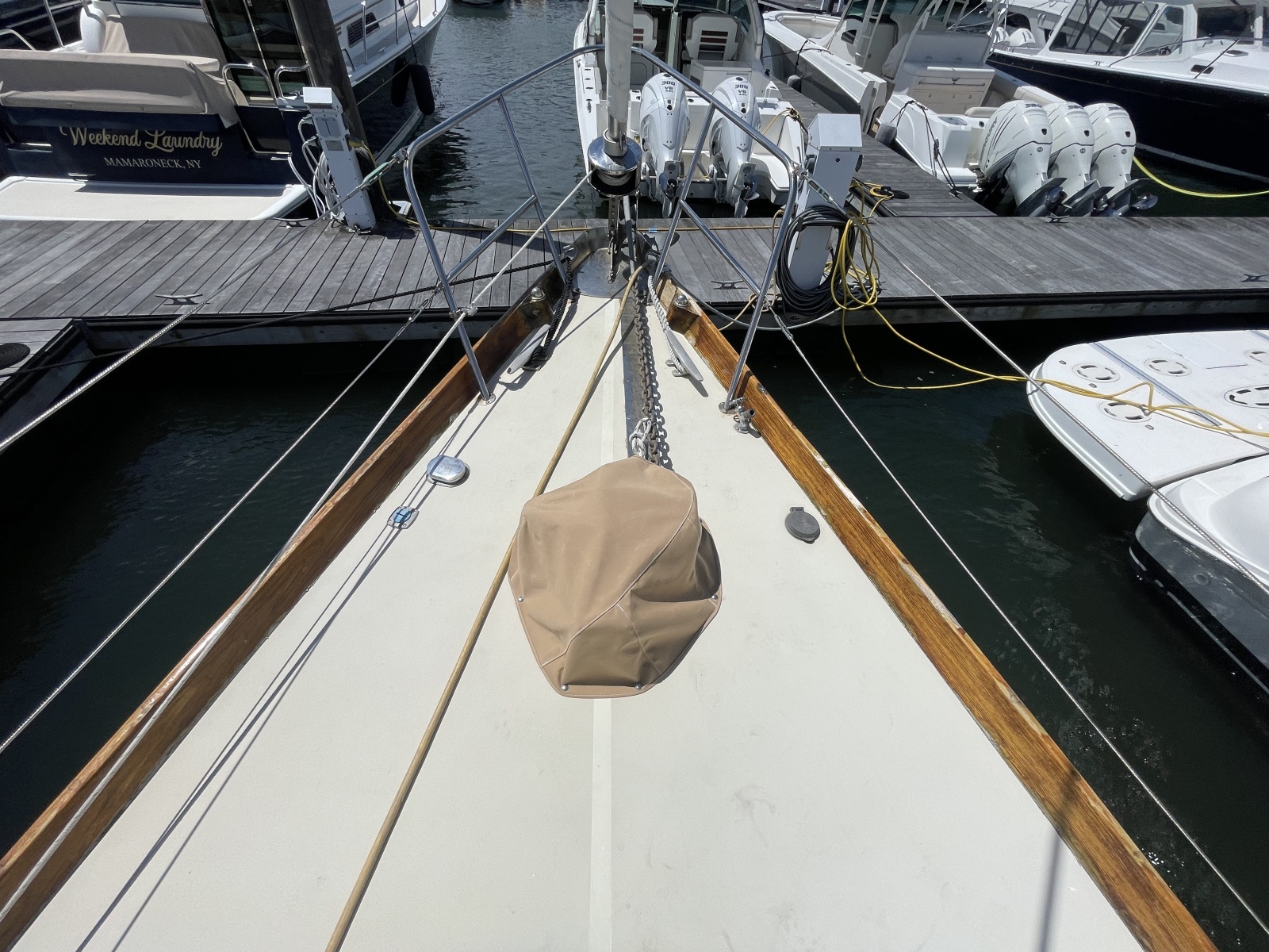 1981 Bristol 41.1cc foredeck covered windlass