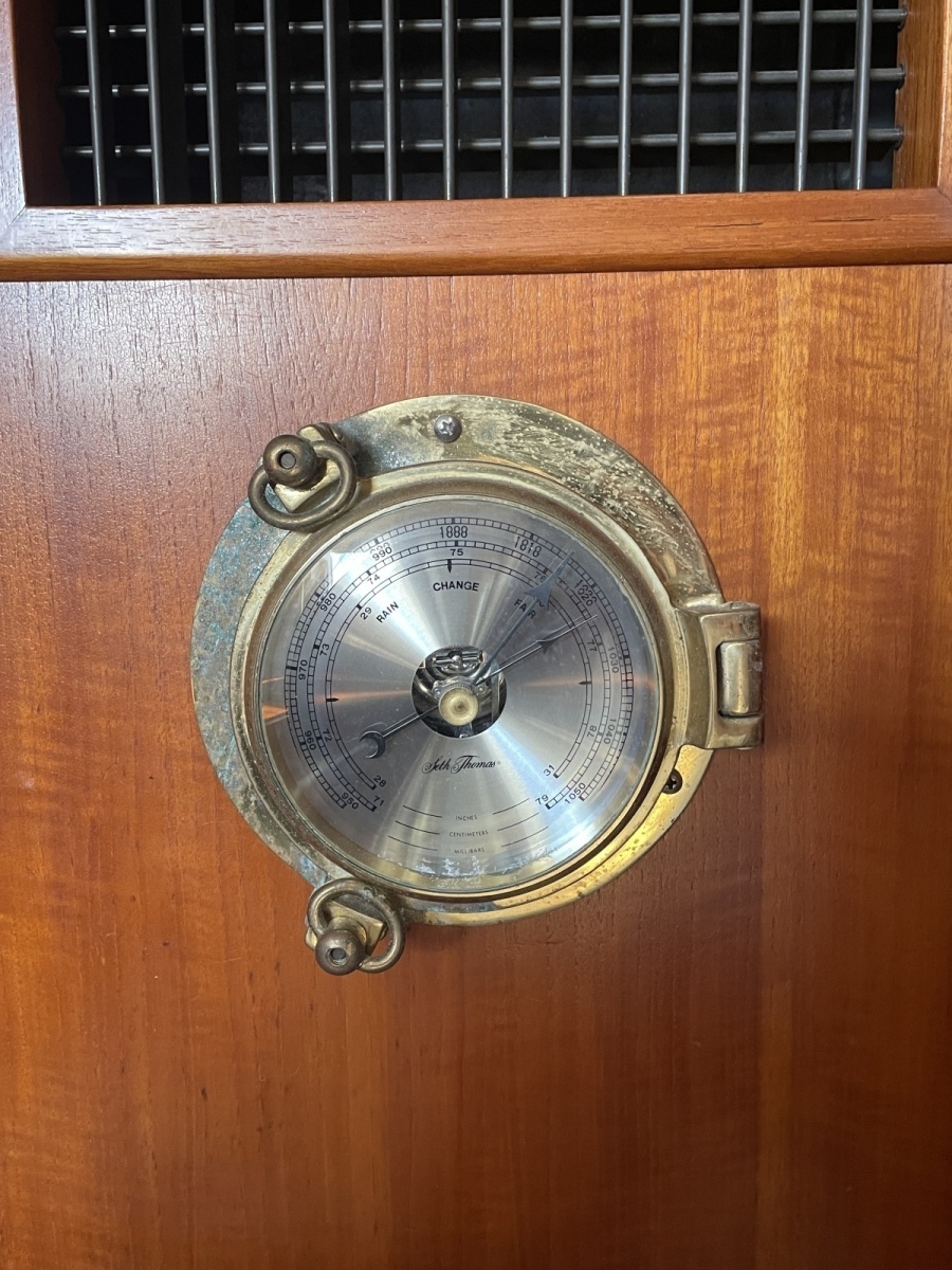 1981 Bristol 41.1cc bronze barometer