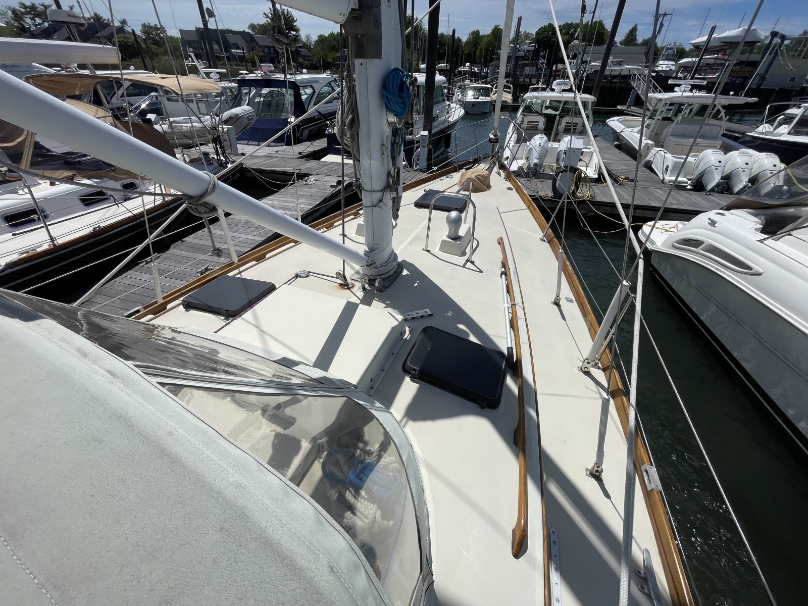 1981 Bristol 41.1cc starboard foredeck