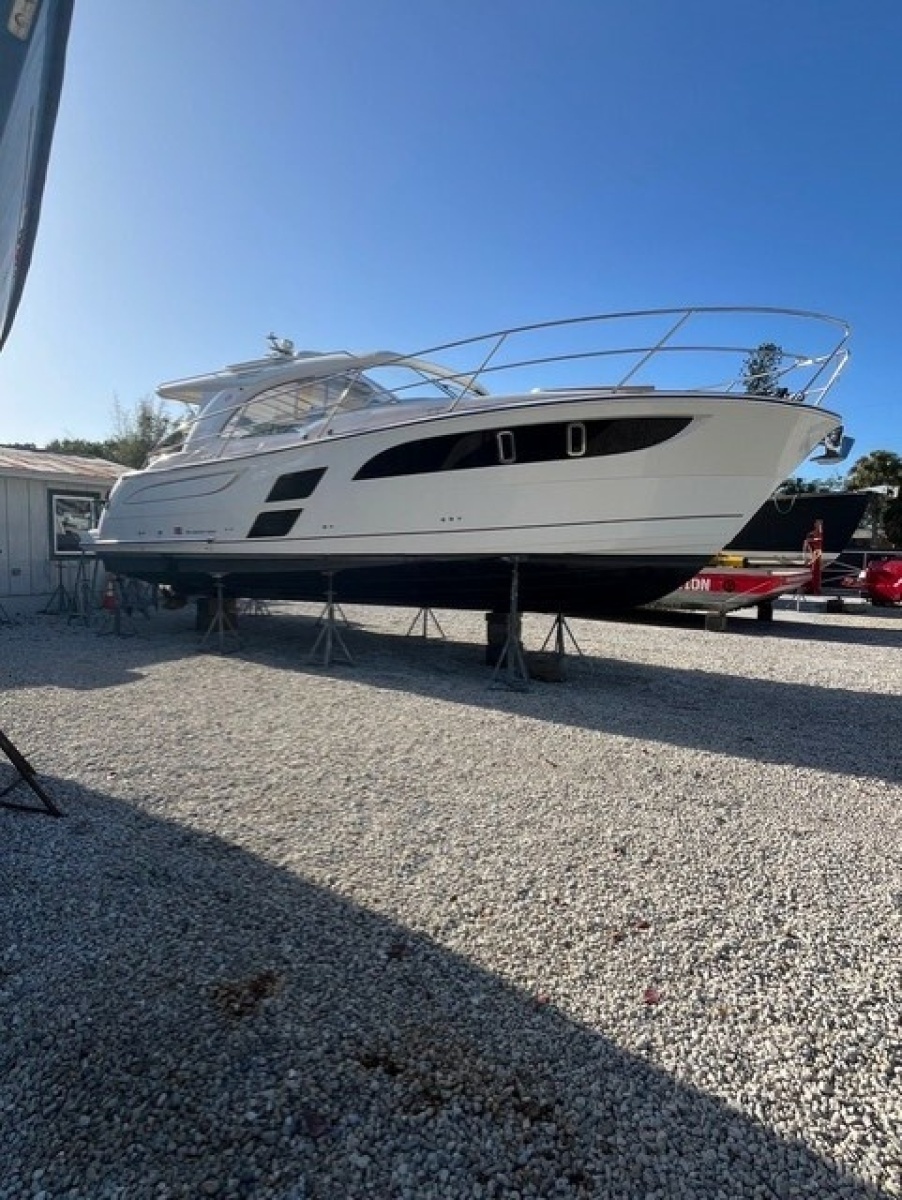 2026 Marex 360 Cabriolet Cruiser