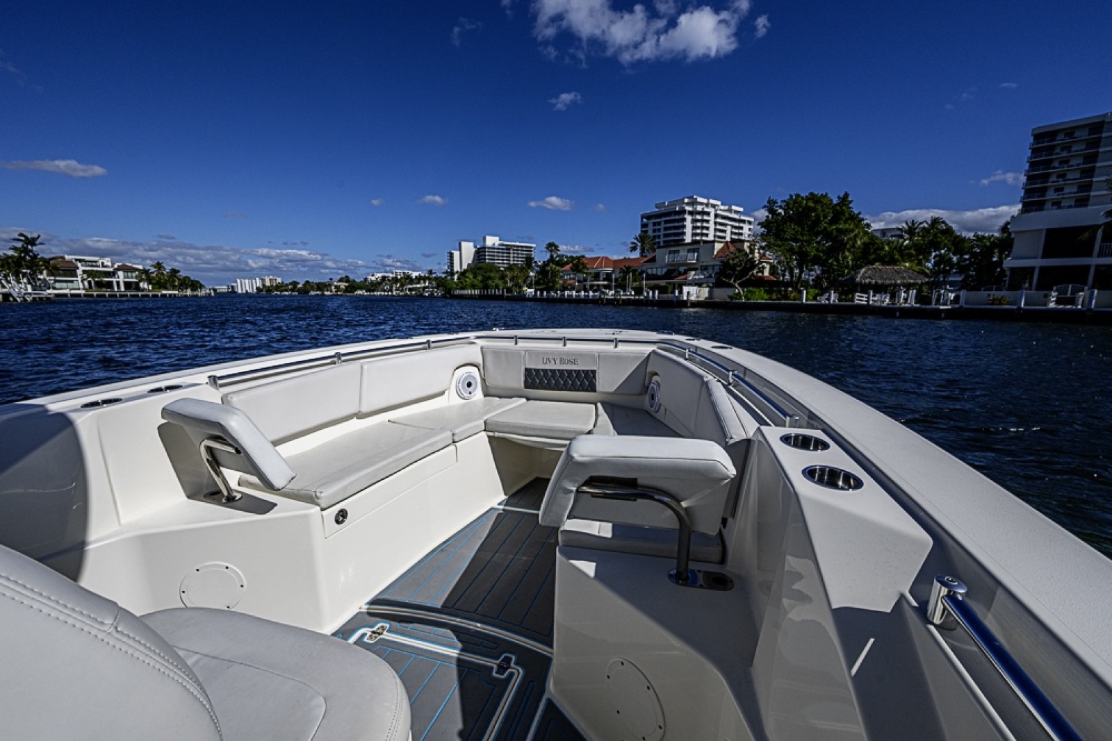 2021 Cobia 320 CC