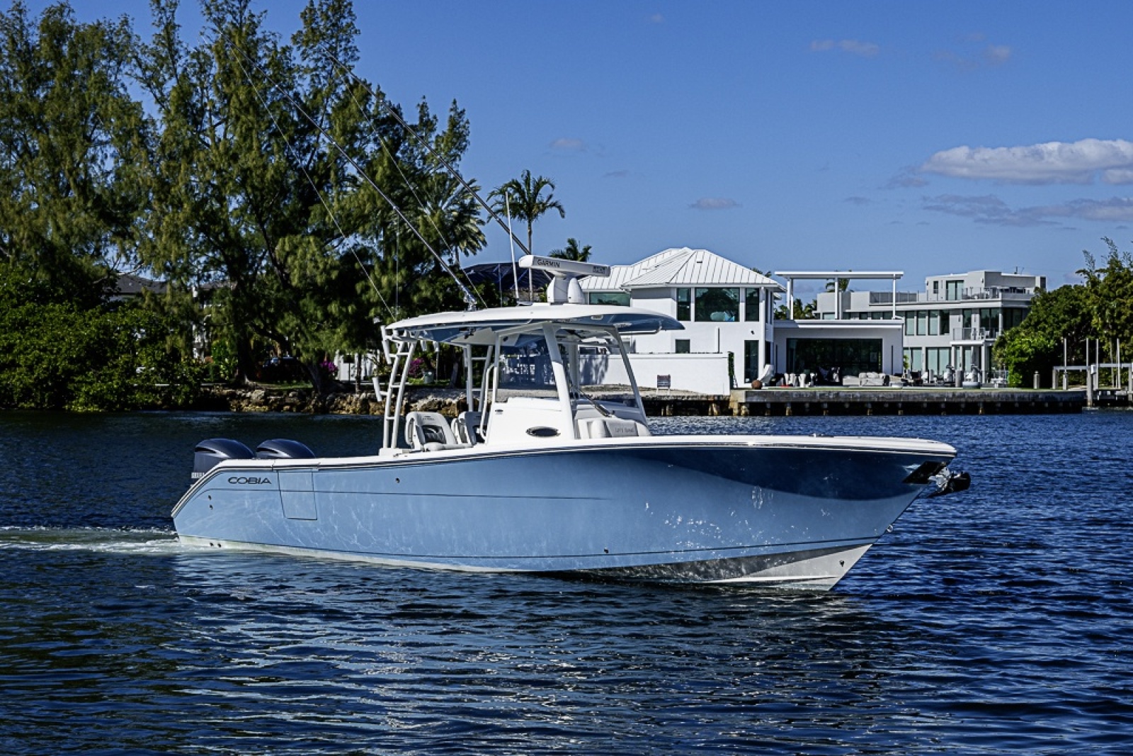 2021 Cobia 320 CC