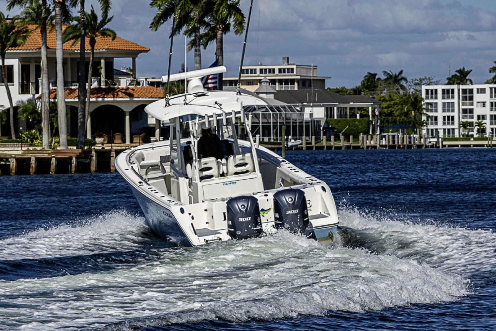 2021 Cobia 320 CC