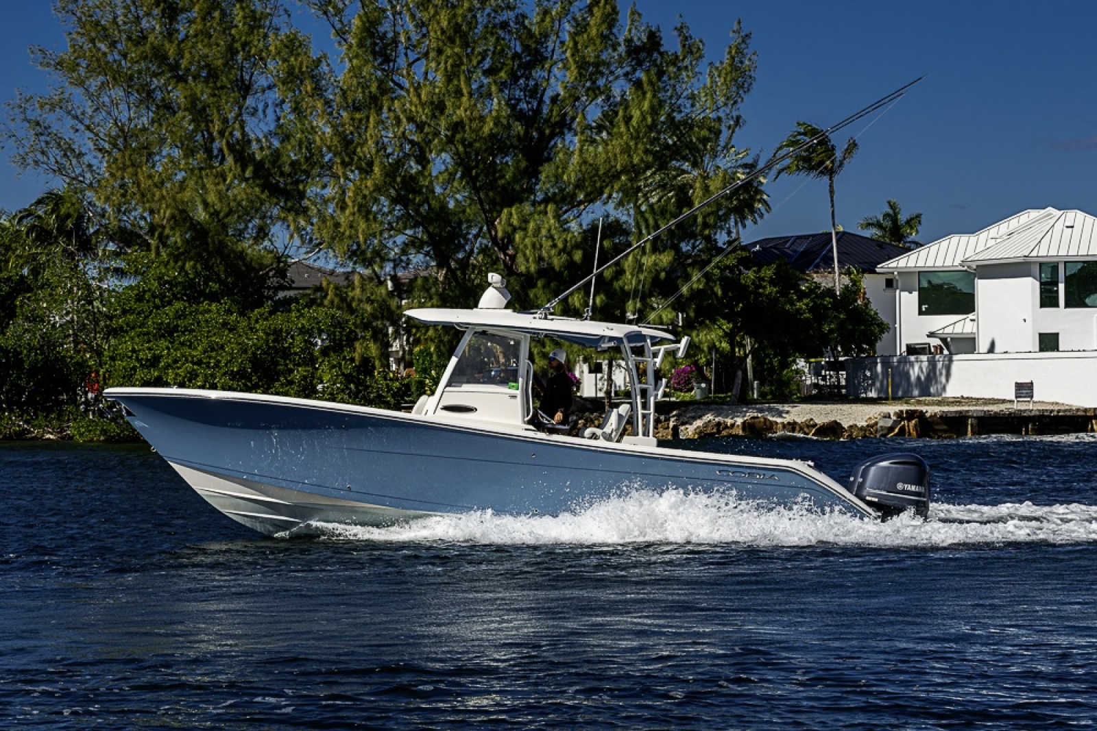 2021 Cobia 320 CC