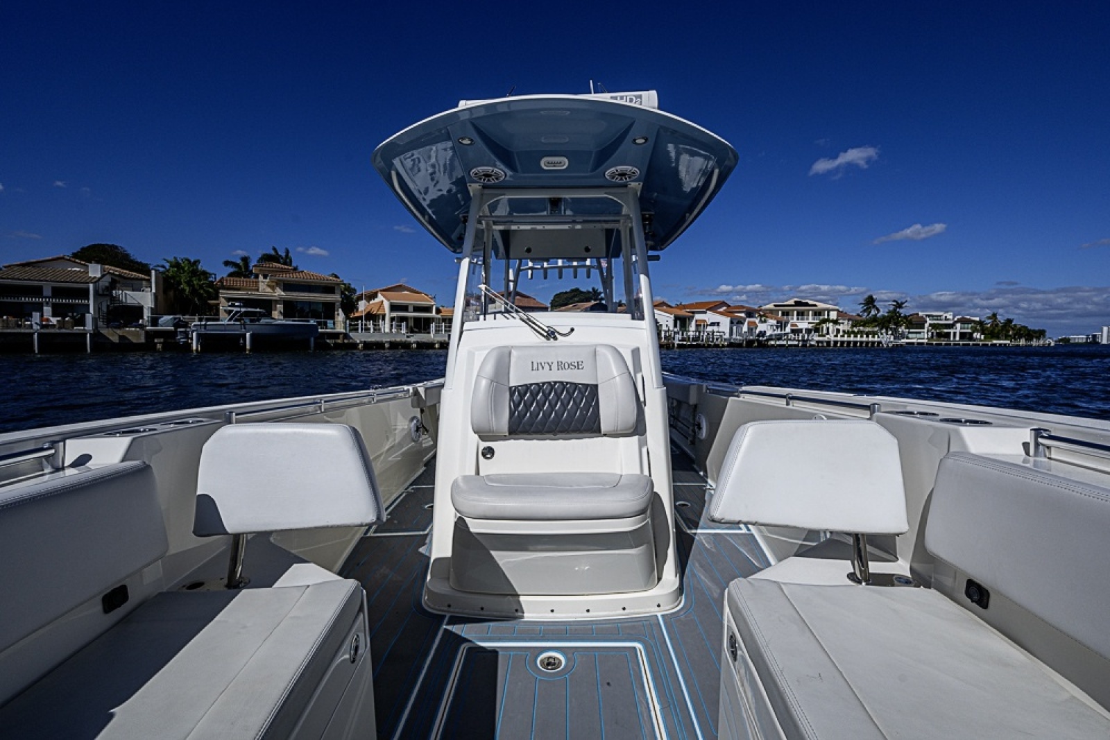 2021 Cobia 320 CC