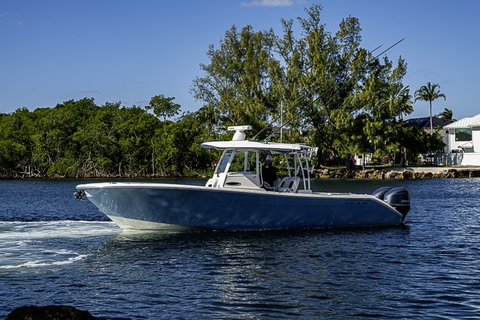 2021 Cobia 320 CC