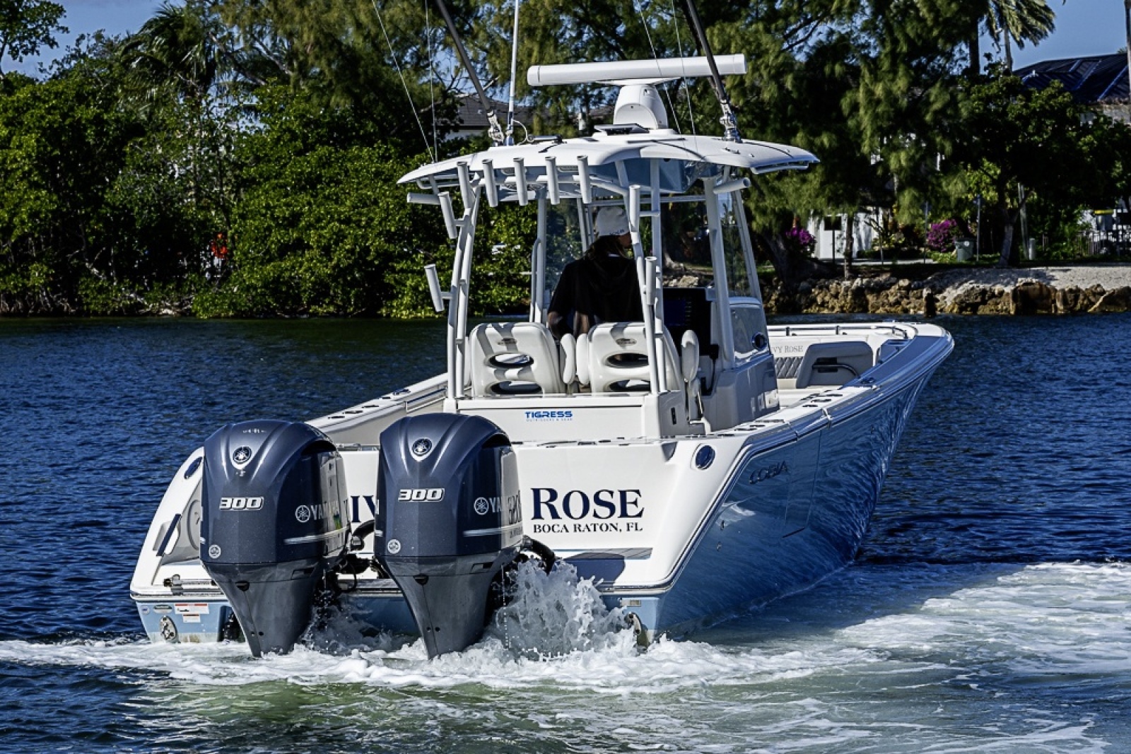 2021 Cobia 320 CC
