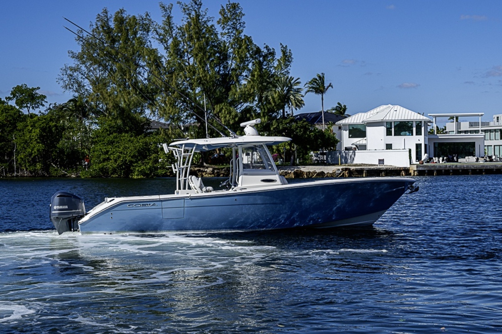 2021 Cobia 320 CC