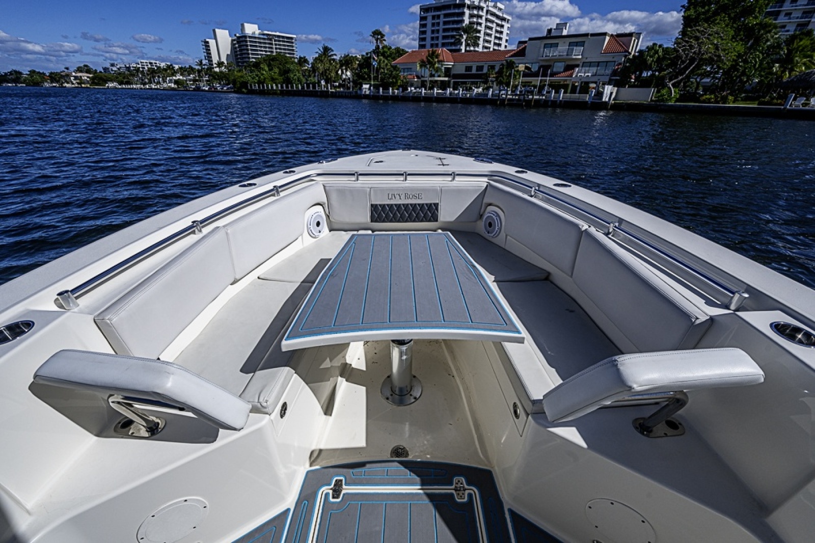 2021 Cobia 320 CC