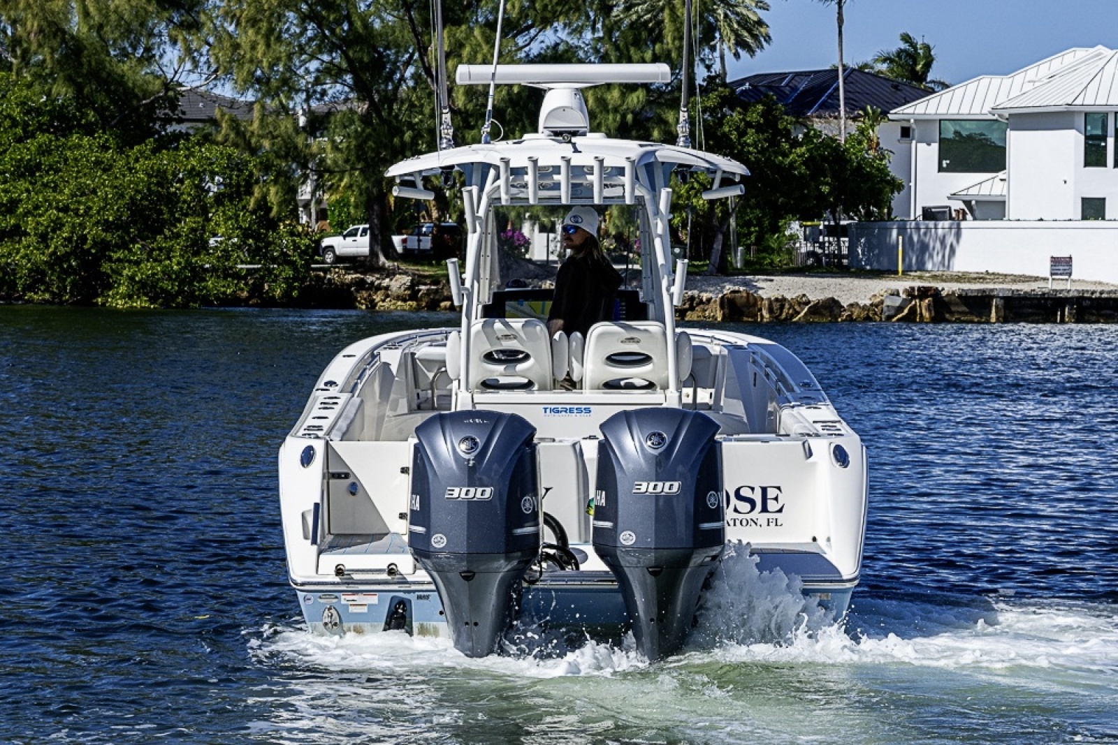 2021 Cobia 320 CC