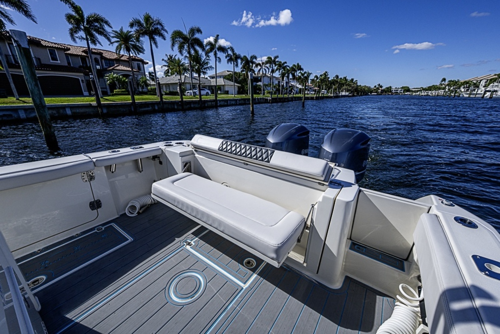 2021 Cobia 320 CC