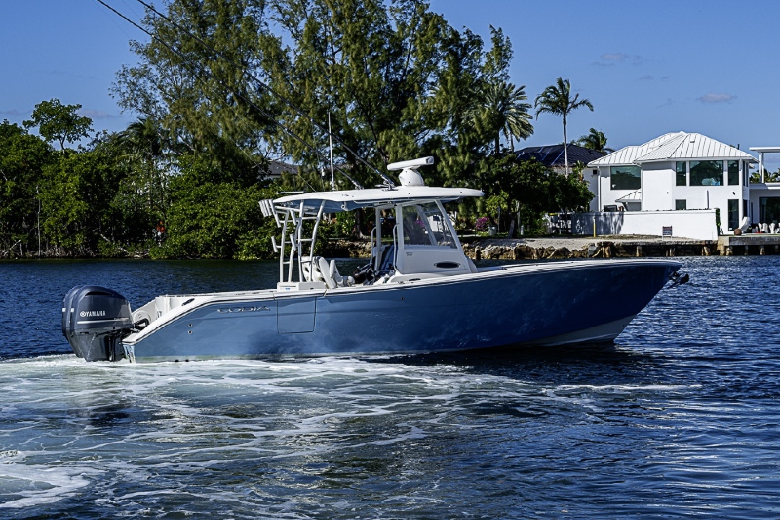 2021 Cobia 320 CC