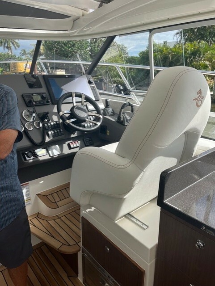 2026 Marex 360 Cabriolet Cruiser