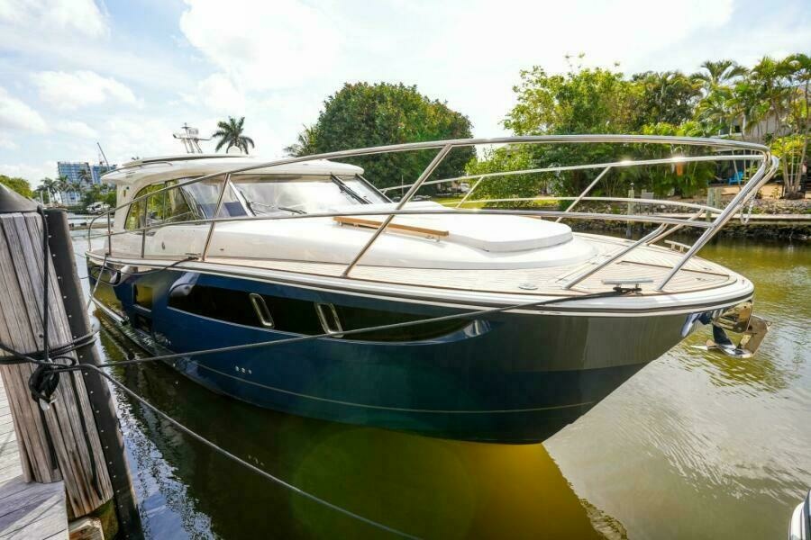 2026 Marex 360 Cabriolet Cruiser