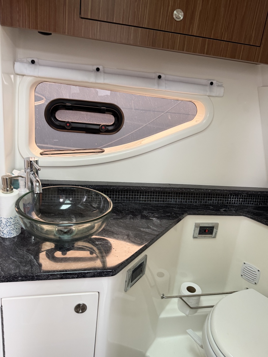 2022 Sea Ray 370 Sundancer