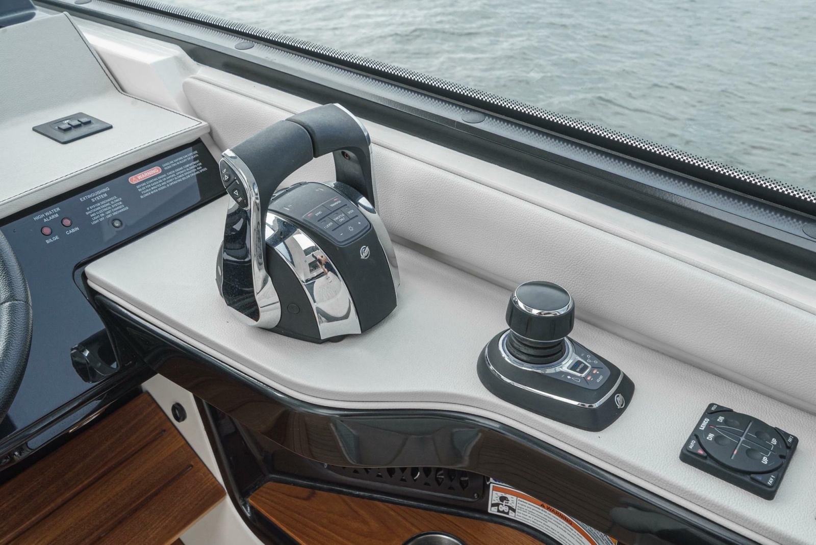 2022 Sea Ray 370 Sundancer