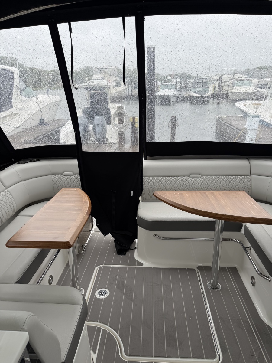2022 Sea Ray 370 Sundancer