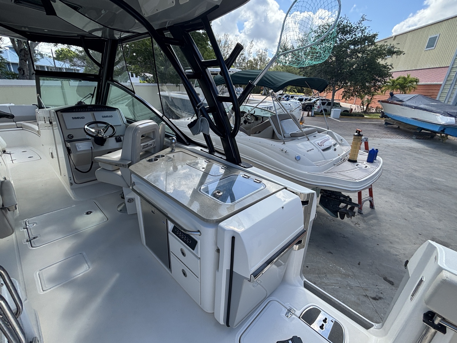 2024 Boston Whaler 320 Vantage
