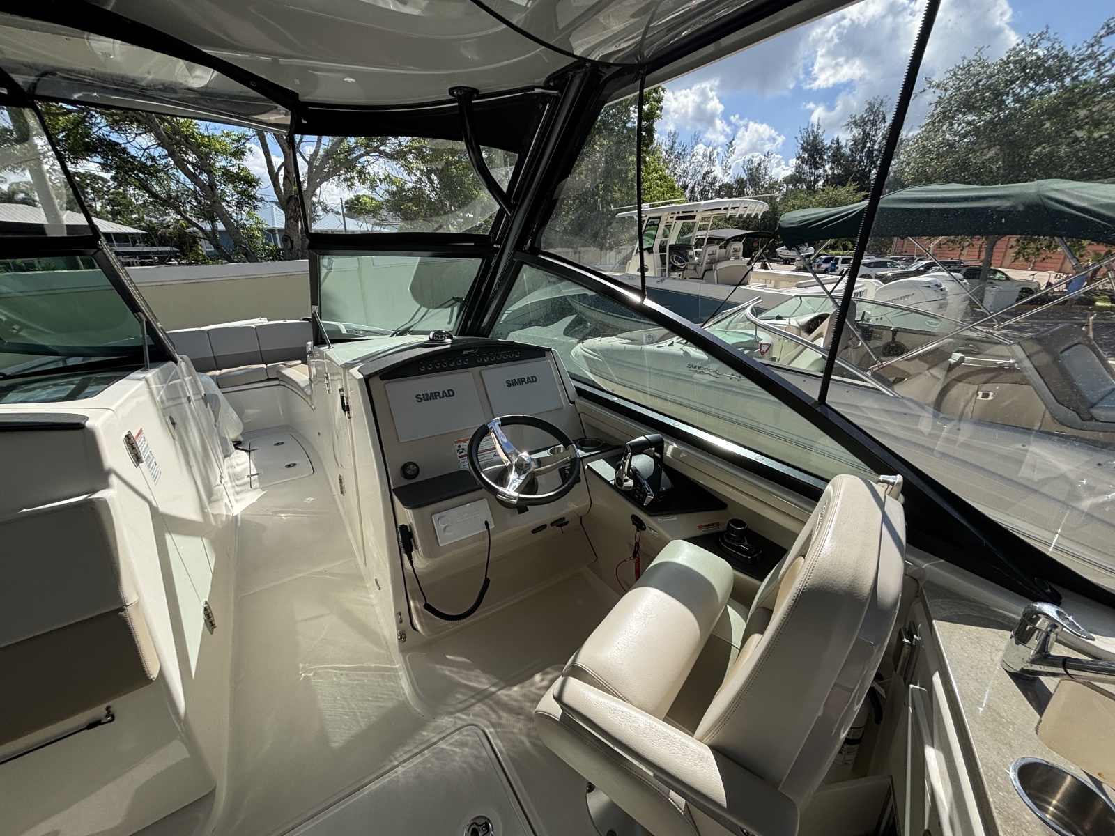 2024 Boston Whaler 320 Vantage