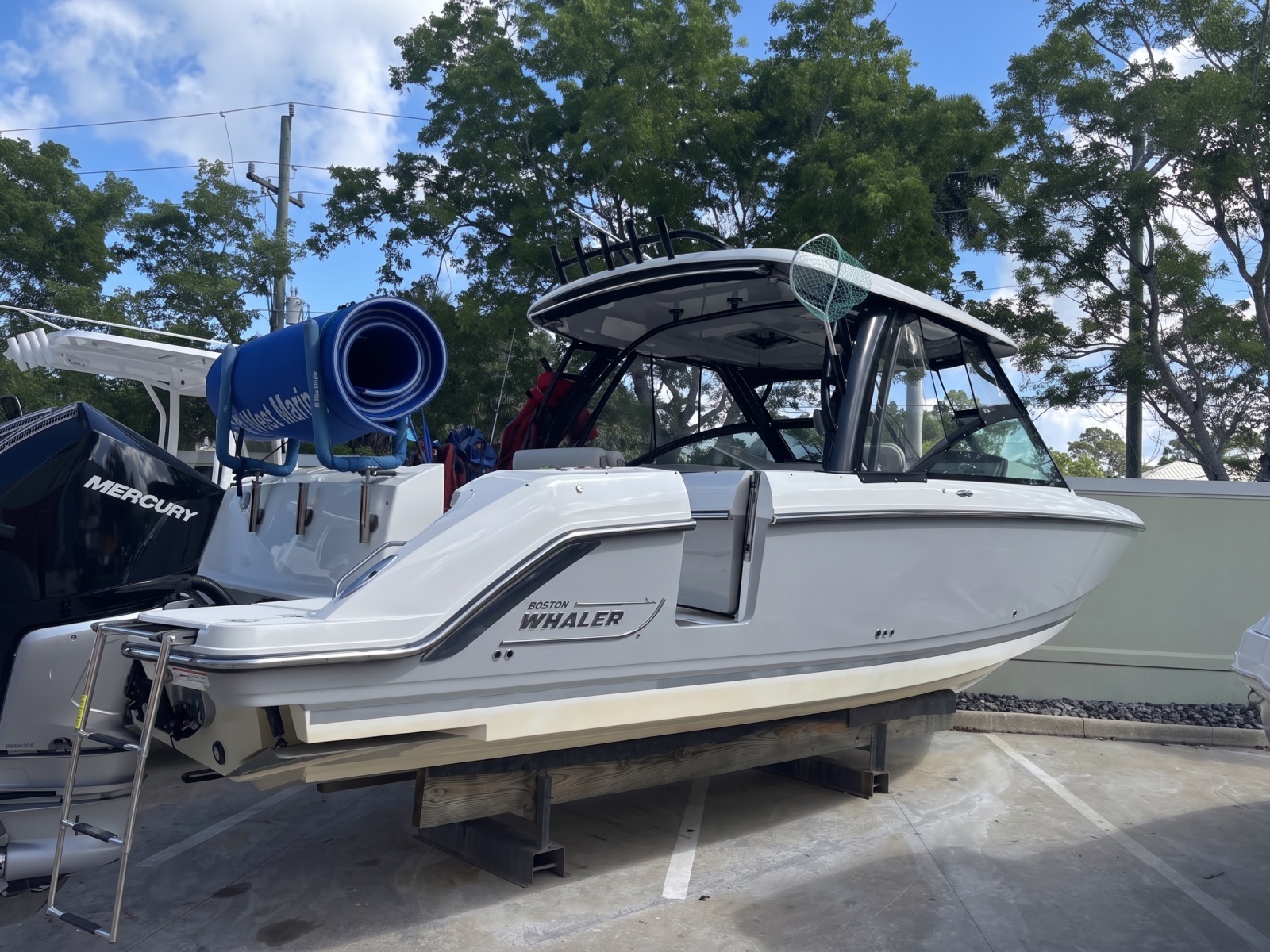 2024 Boston Whaler 320 Vantage