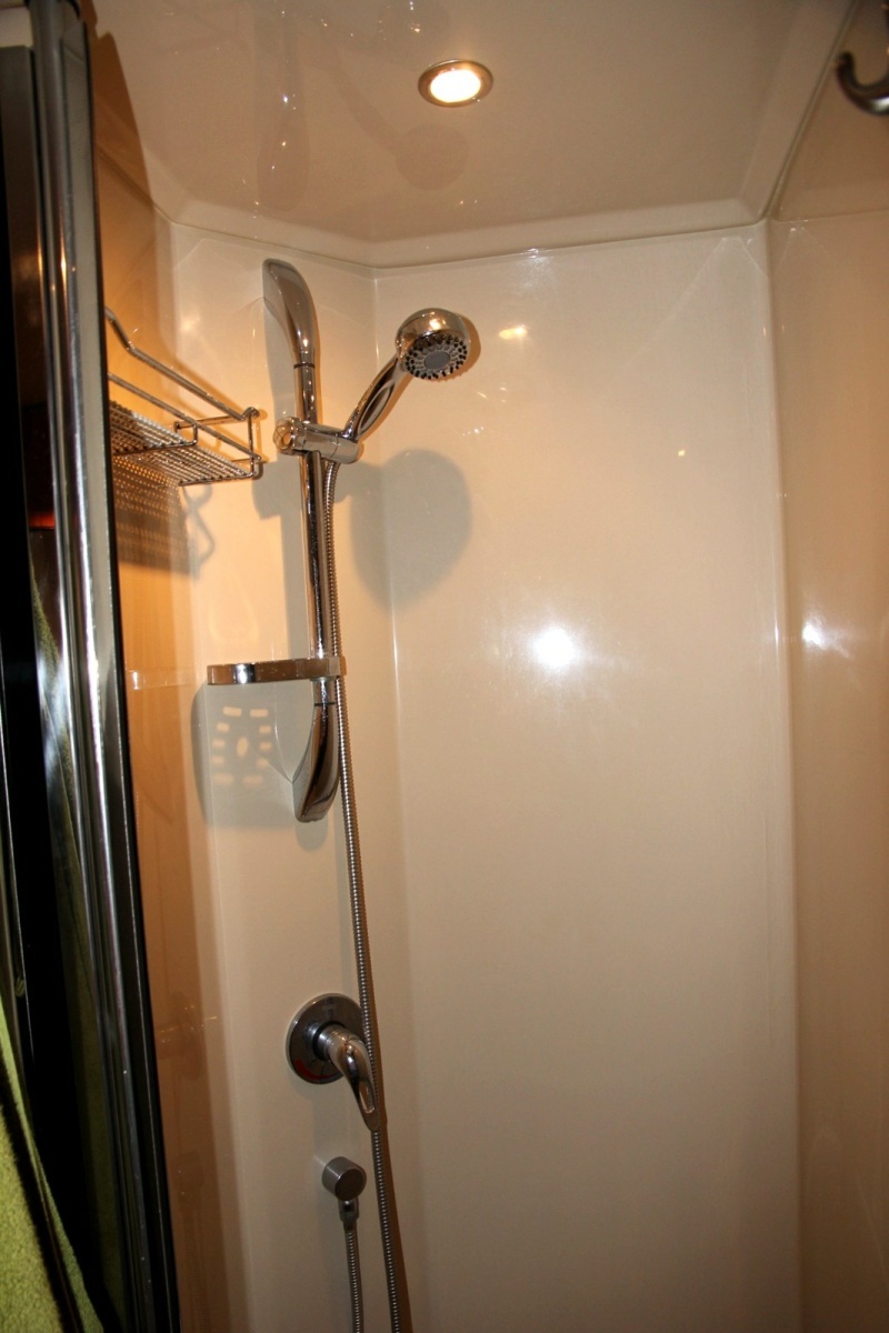2007 Cruisers Yachts 520 EXPRESS