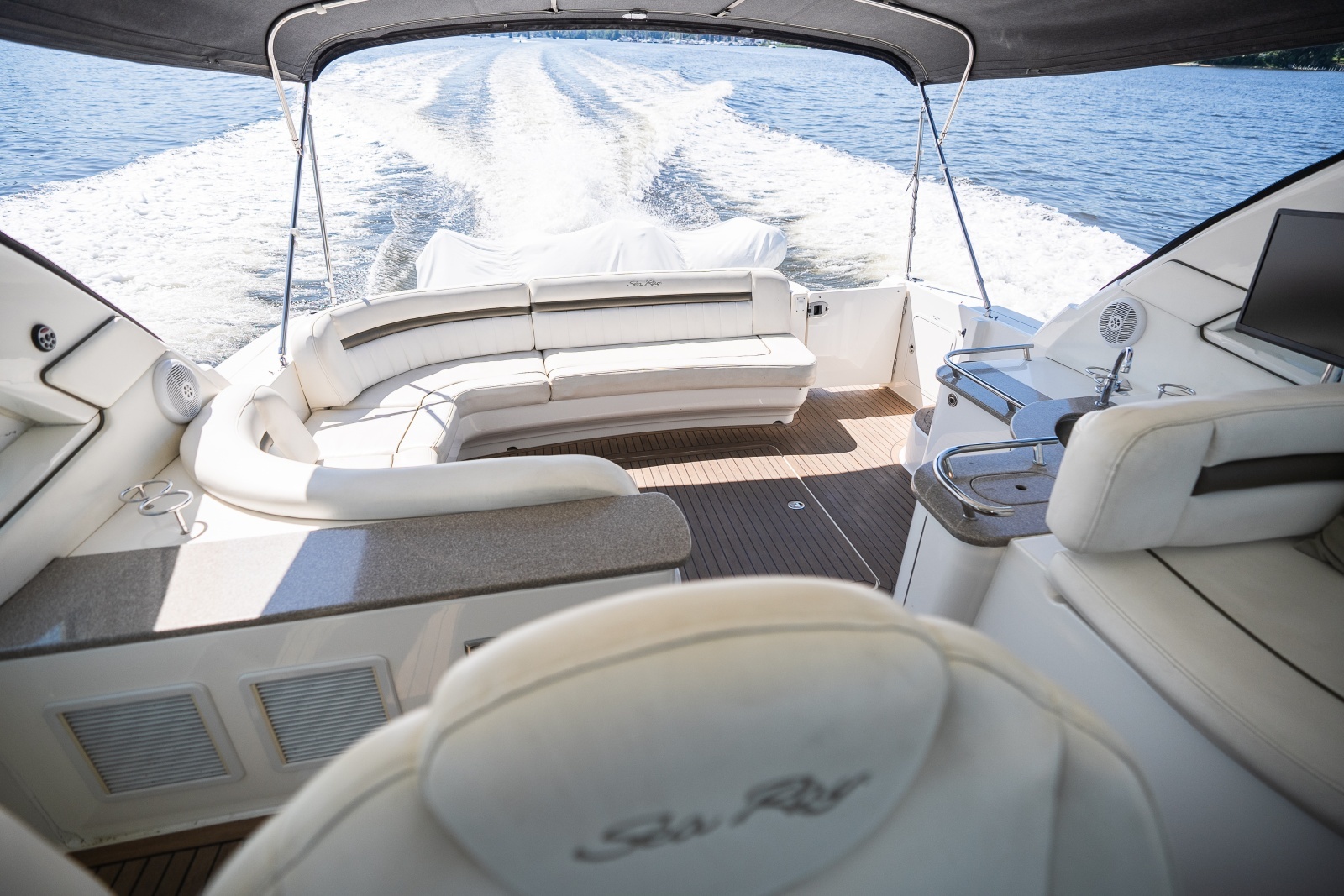 2005 Sea Ray 480 Motor Yacht photo 16