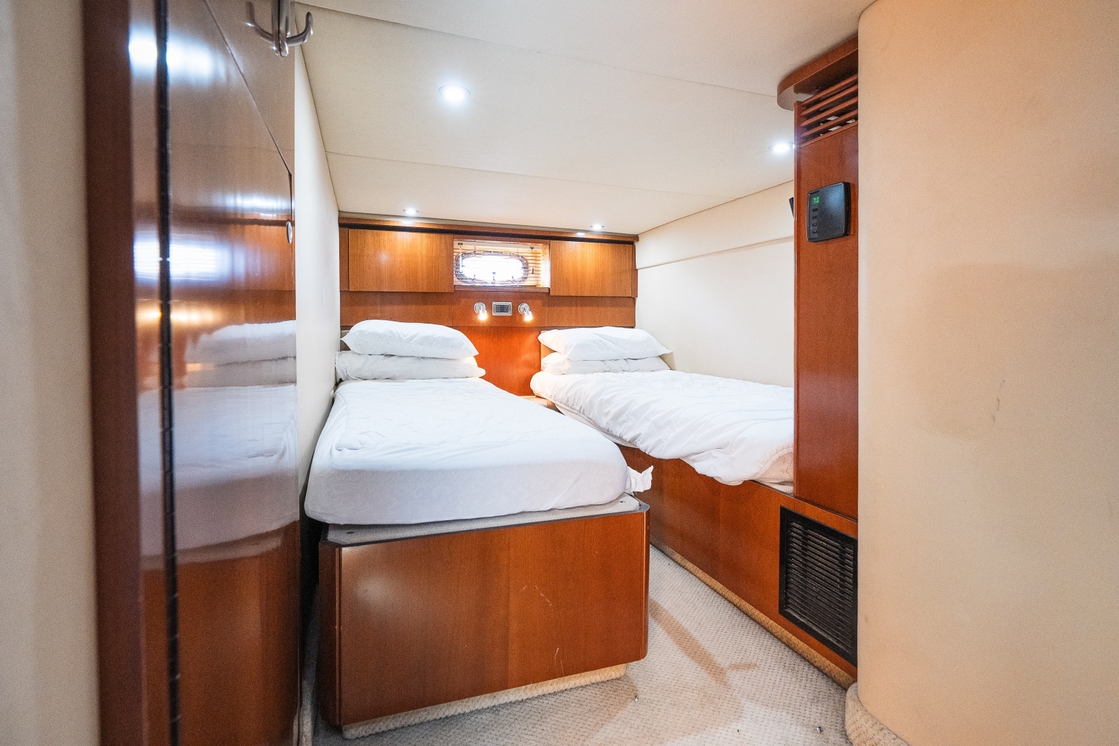 2005 Sea Ray 480 Motor Yacht photo 54
