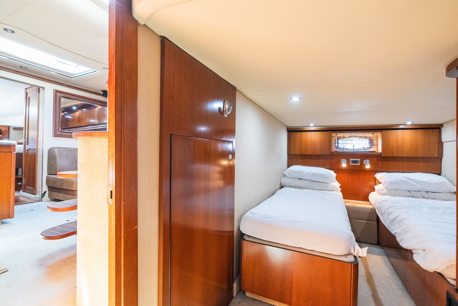 2005 Sea Ray 480 Motor Yacht photo 52