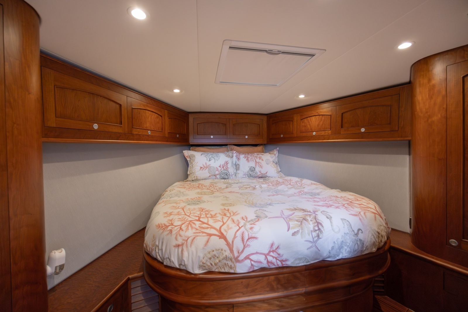 2015 Jarrett Bay Hardtop Express