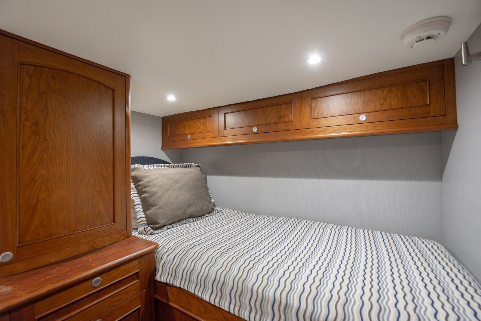 2015 Jarrett Bay Hardtop Express