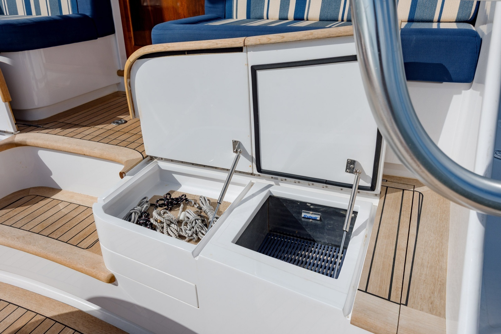 2015 Jarrett Bay Hardtop Express