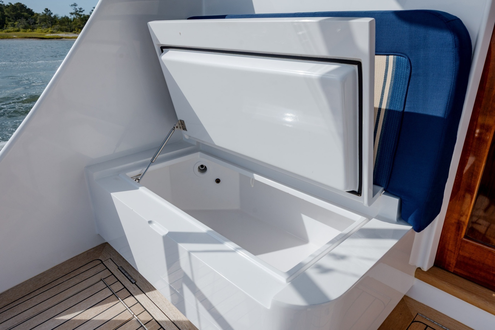 2015 Jarrett Bay Hardtop Express