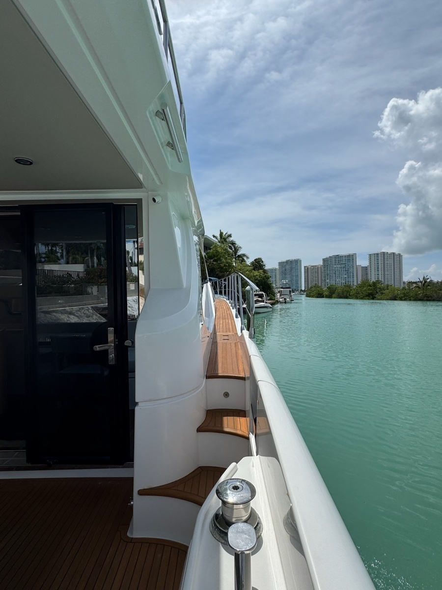 2021 Azimut 55 Fly