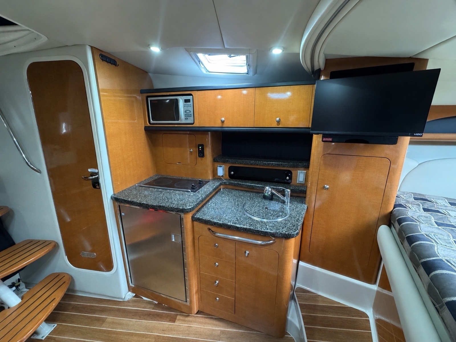 31ft Chaparral Yacht For Sale