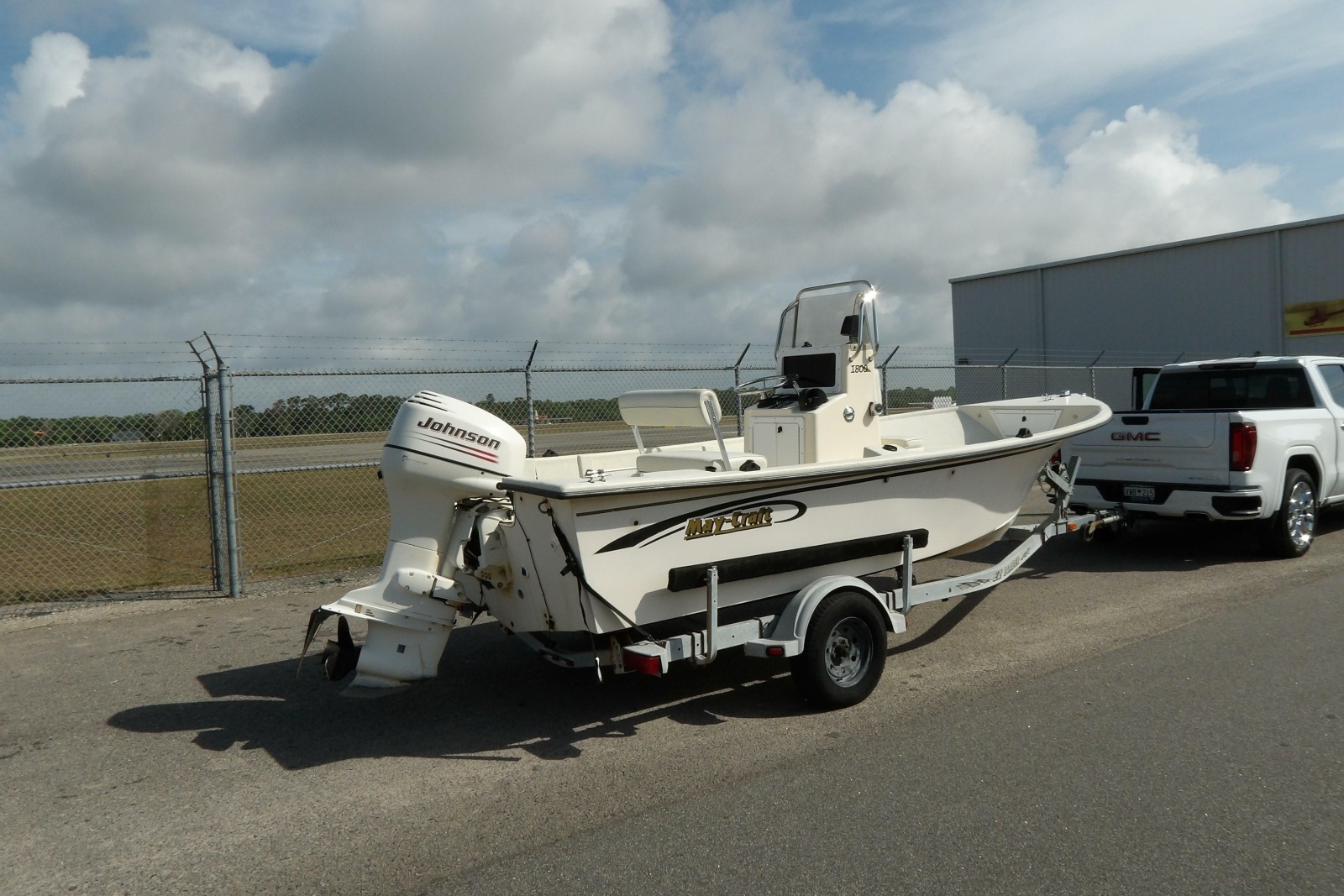 19ft May Craft Yacht For Sale