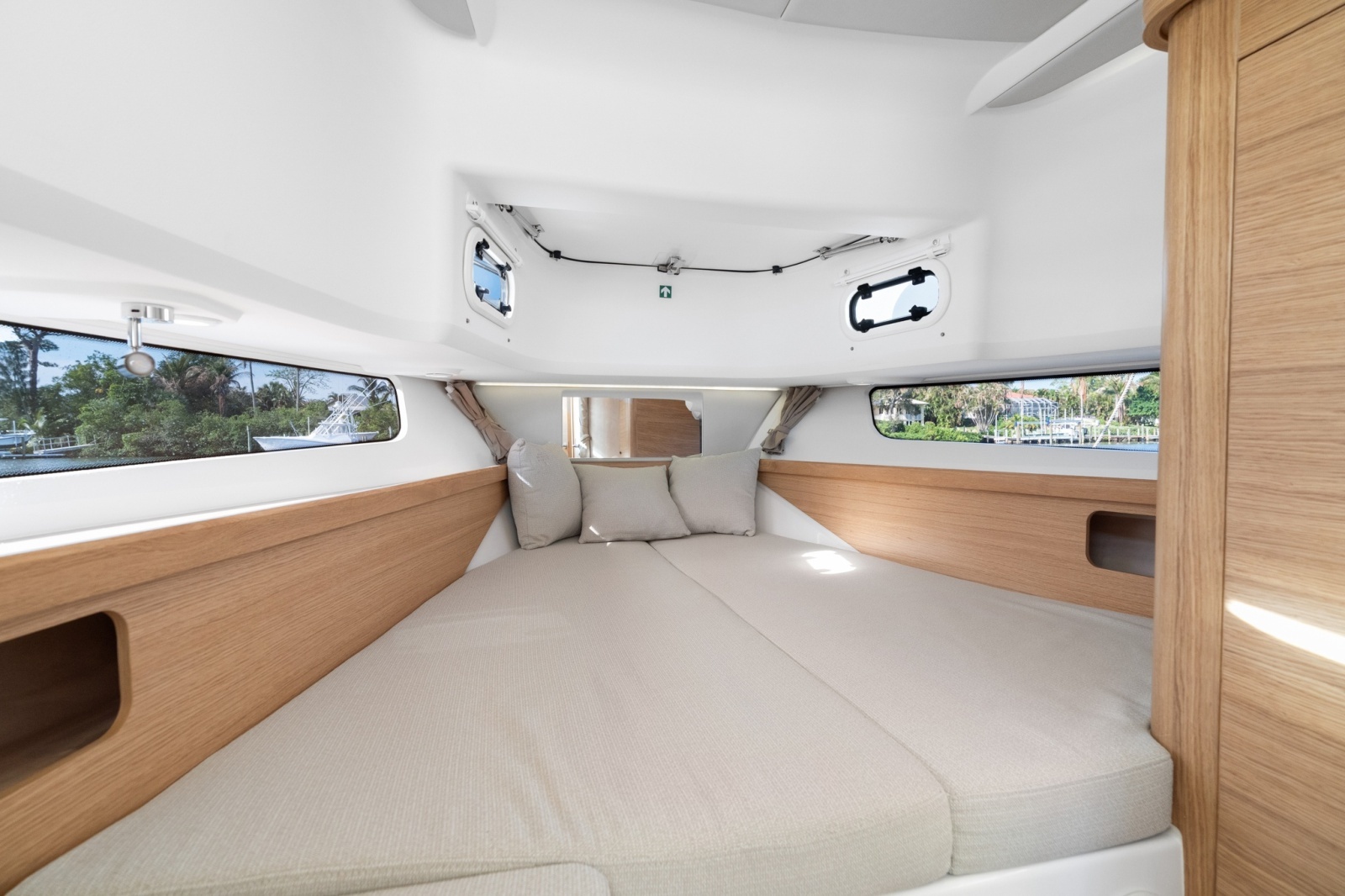 In Stock 2026 Nimbus Sport Tender 42  319 42ft Nimbus Yacht For Sale