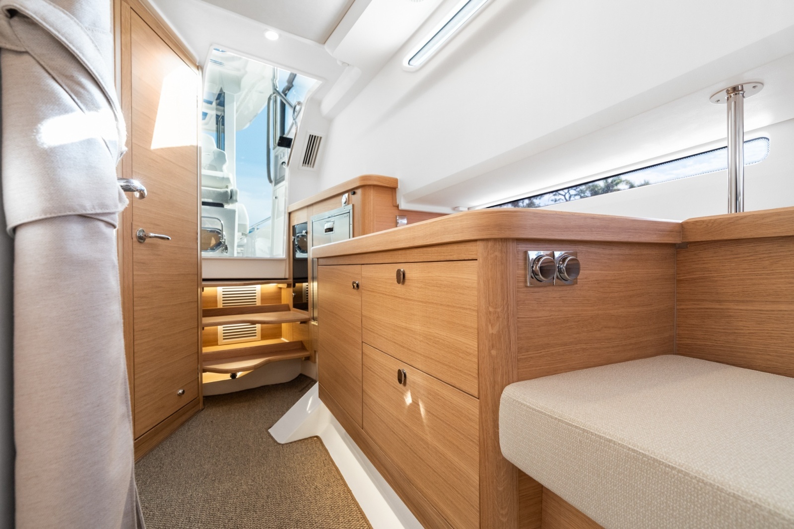 In Stock 2026 Nimbus Sport Tender 42  319 42ft Nimbus Yacht For Sale