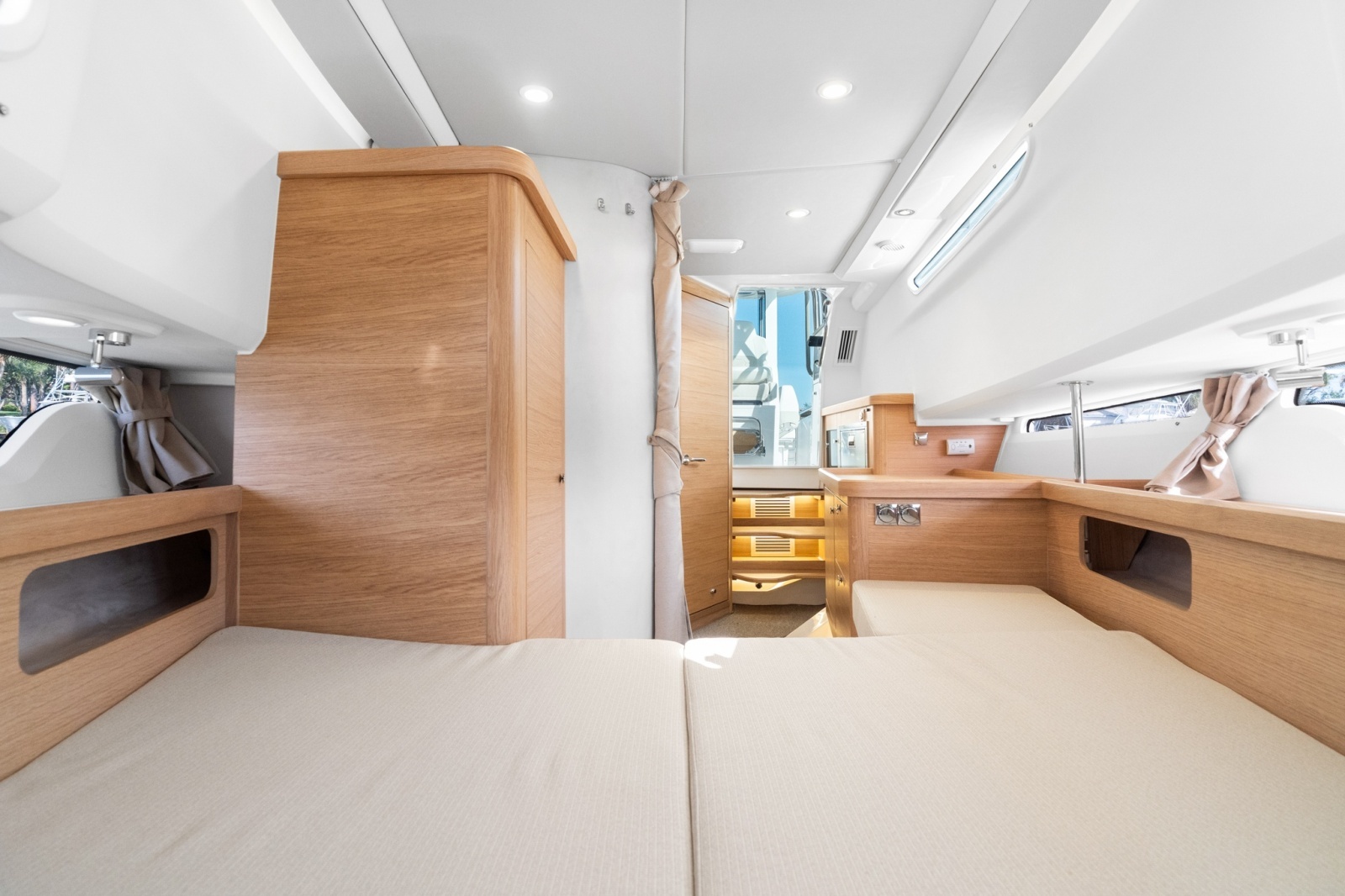 In Stock 2026 Nimbus Sport Tender 42  319 42ft Nimbus Yacht For Sale