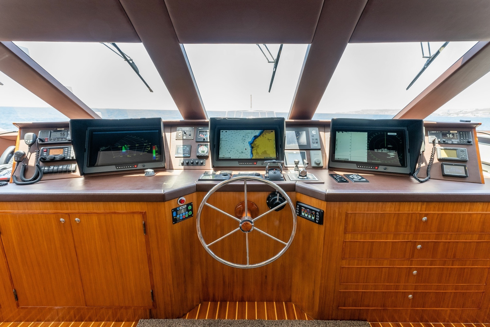 HARDHOME 108ft Albin Yacht For Sale