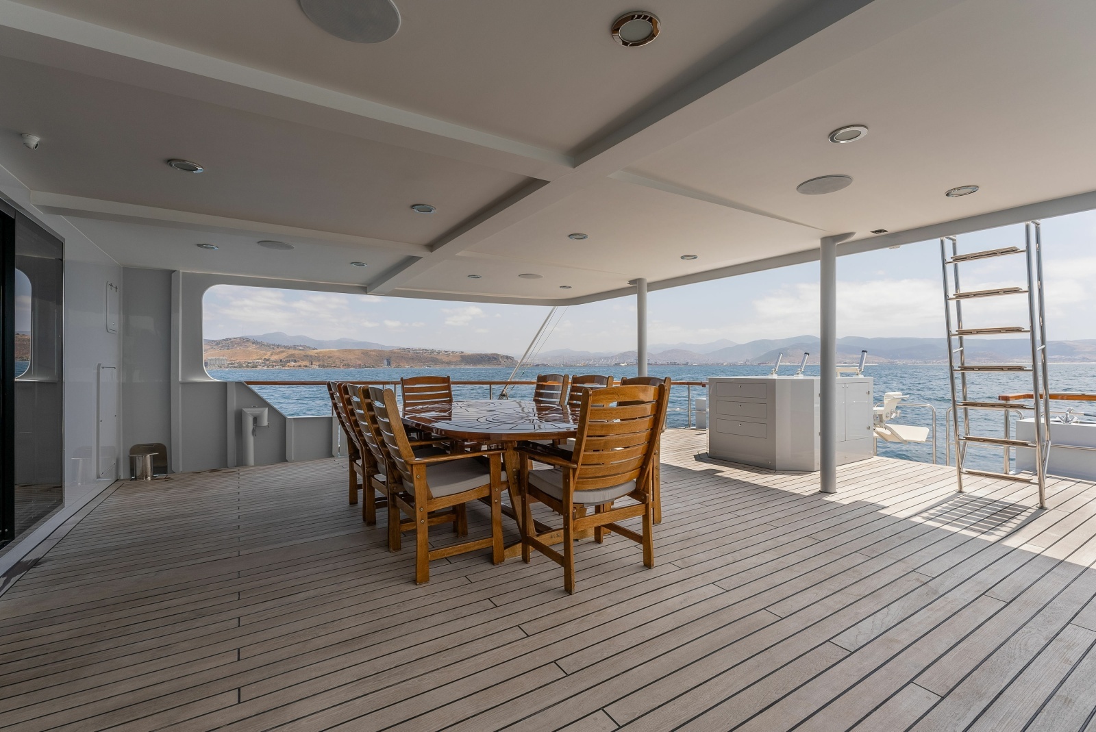 HARDHOME 108ft Albin Yacht For Sale