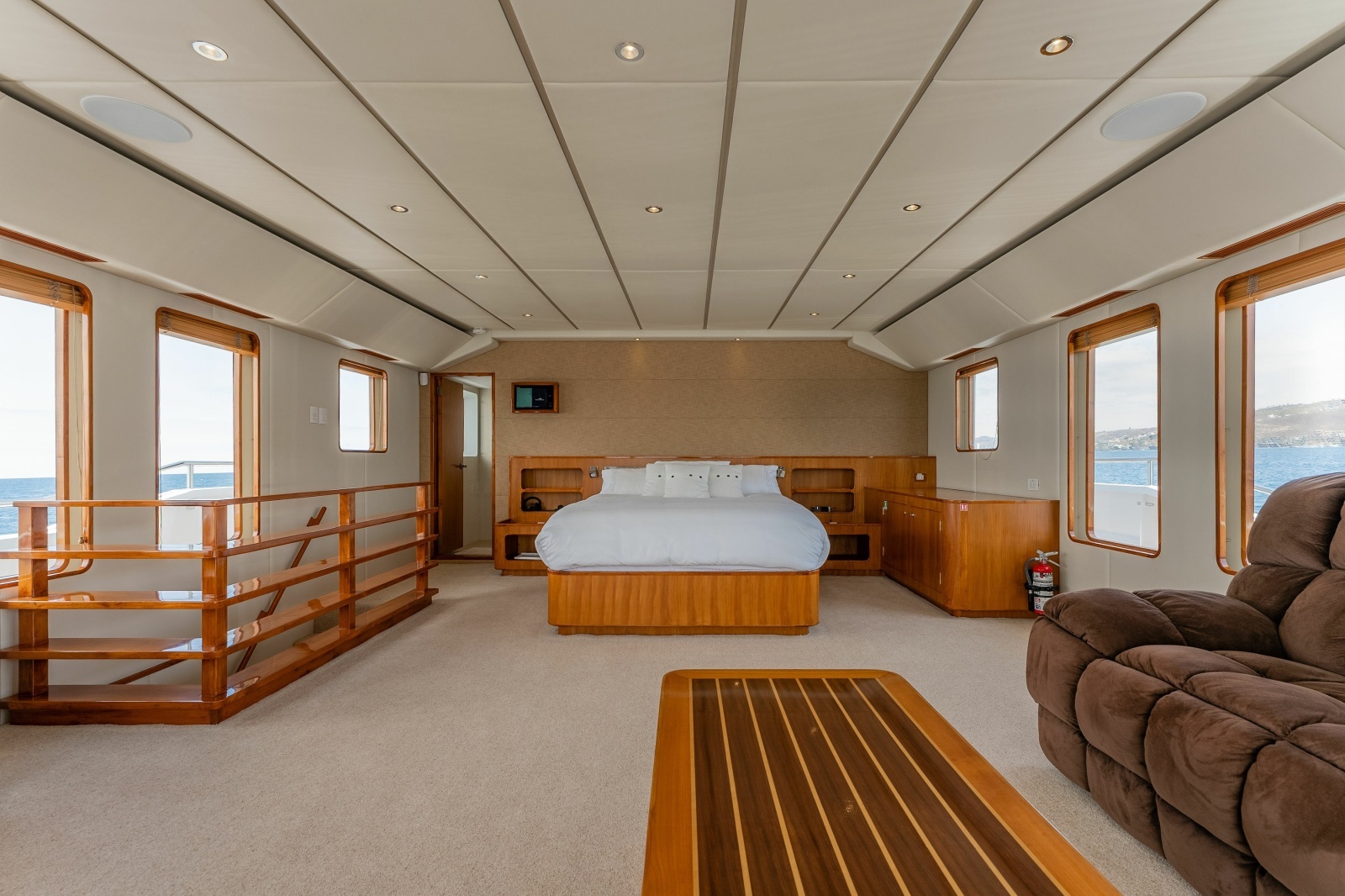 HARDHOME 108ft Albin Yacht For Sale