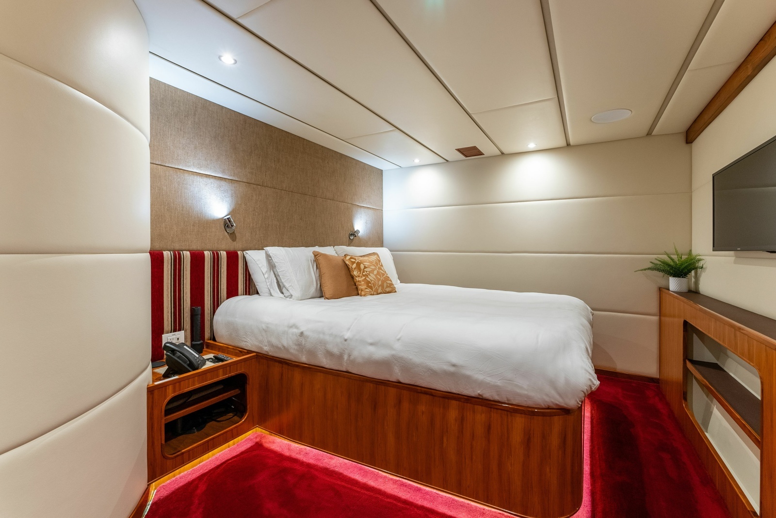 HARDHOME 108ft Albin Yacht For Sale