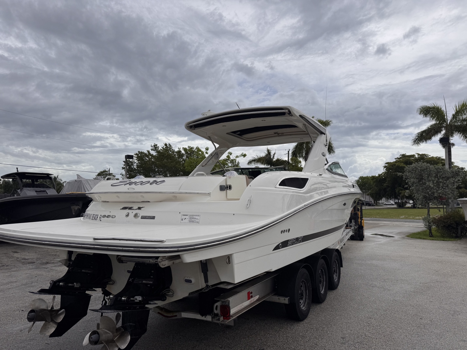2016 Sea Ray 350 SLX