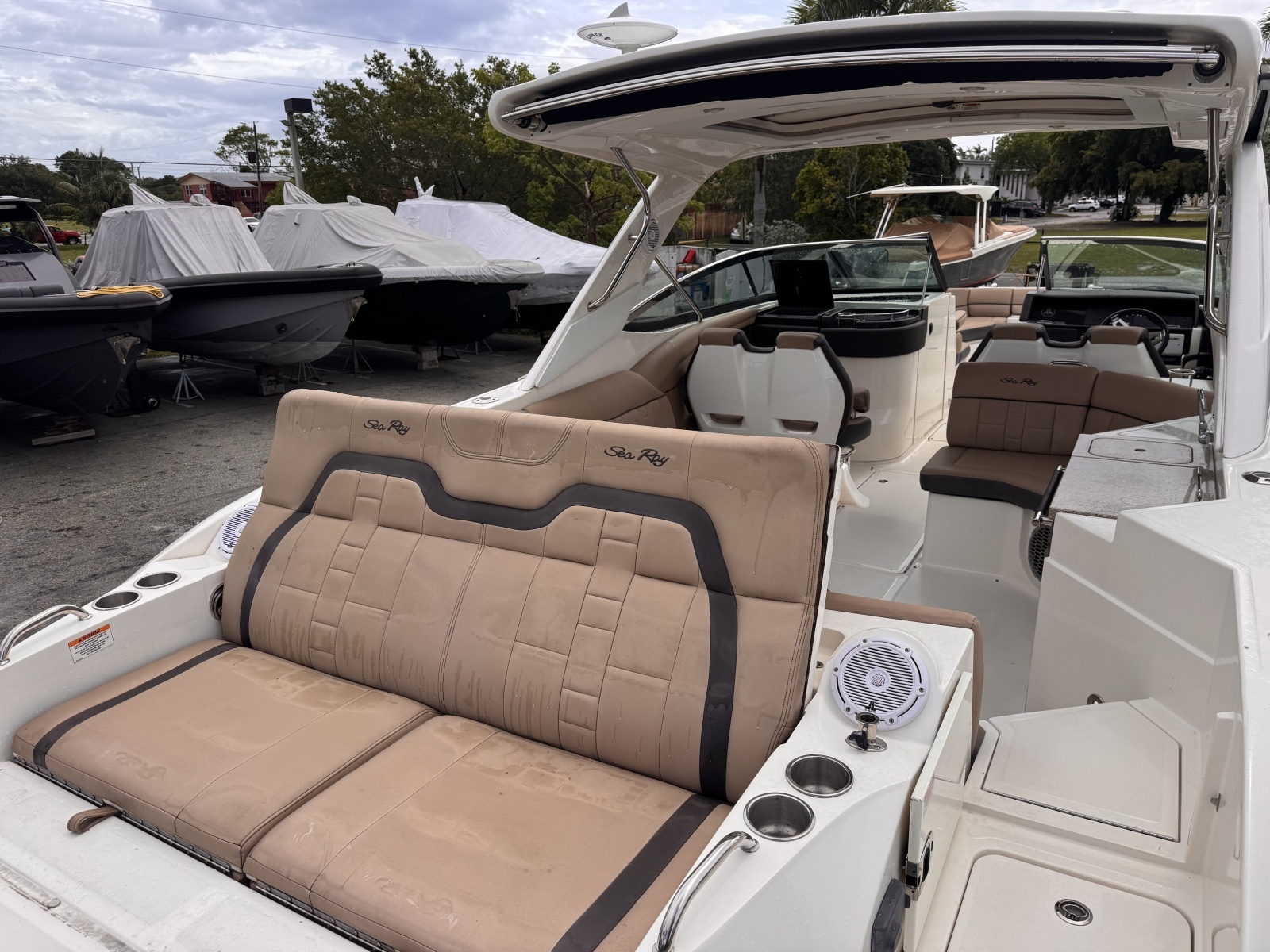2016 Sea Ray 350 SLX