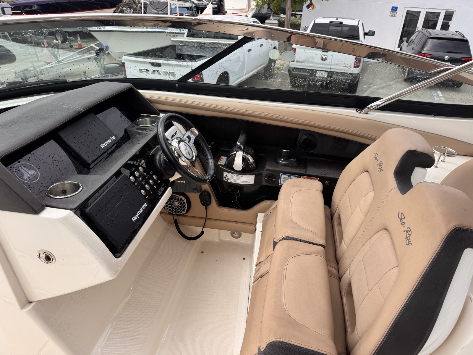 2016 Sea Ray 350 SLX