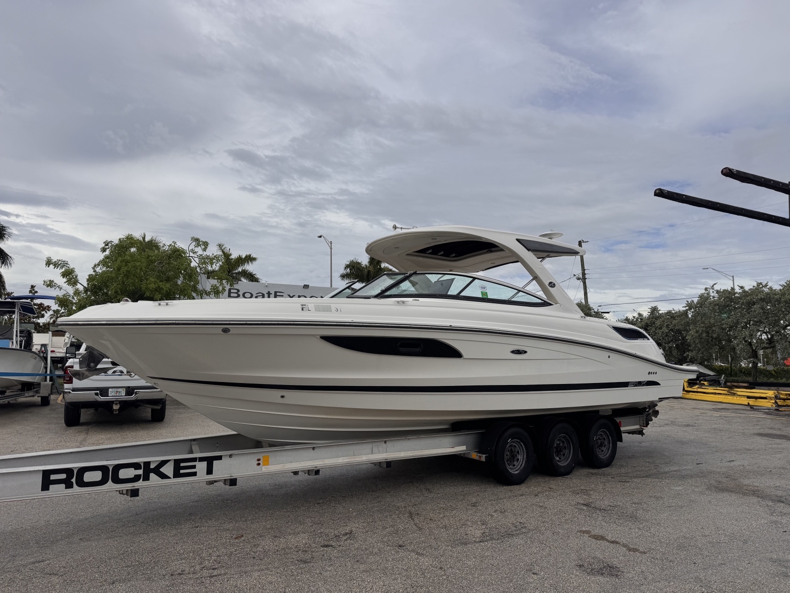 2016 Sea Ray 350 SLX