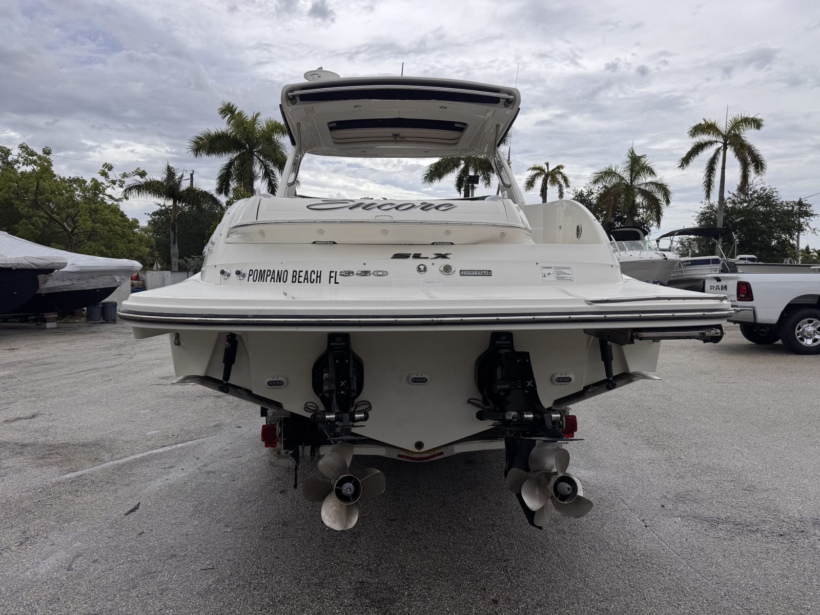 2016 Sea Ray 350 SLX