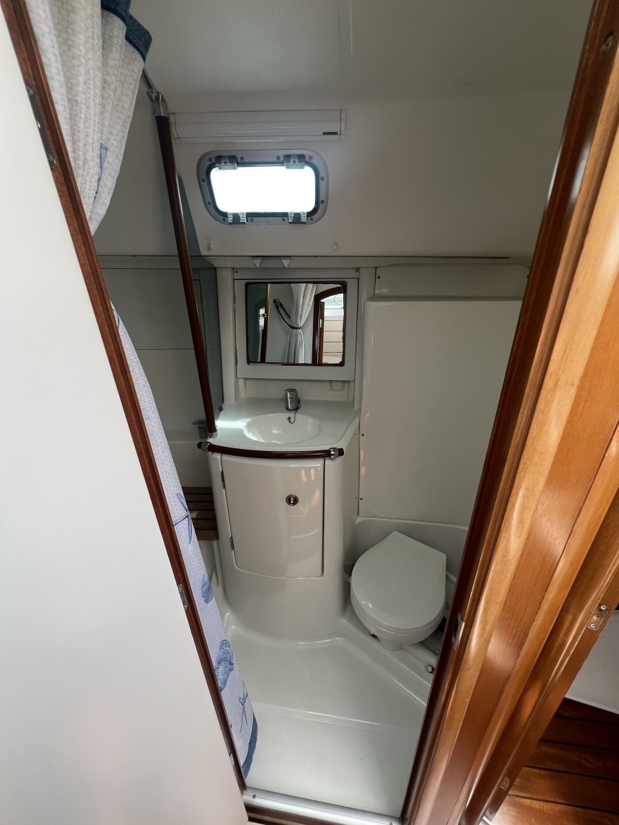 2002 Beneteau Oceanis 361 photo 9
