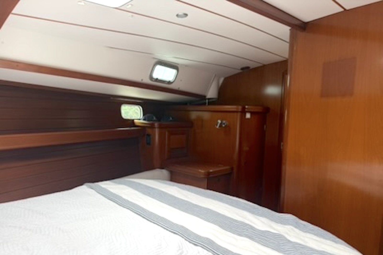 2001 Beneteau 